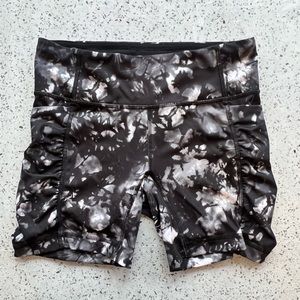 LULULEMON Biker Shorts